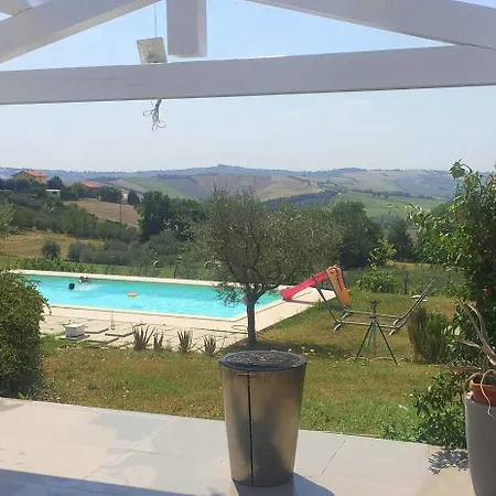 Colle, Piscina E Relax Immersa Nelle Colline * Barbara (Pesaro and Urbino)